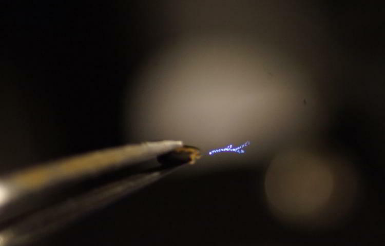 هولوگرام با پیکسل‌ های بسیار کوچک